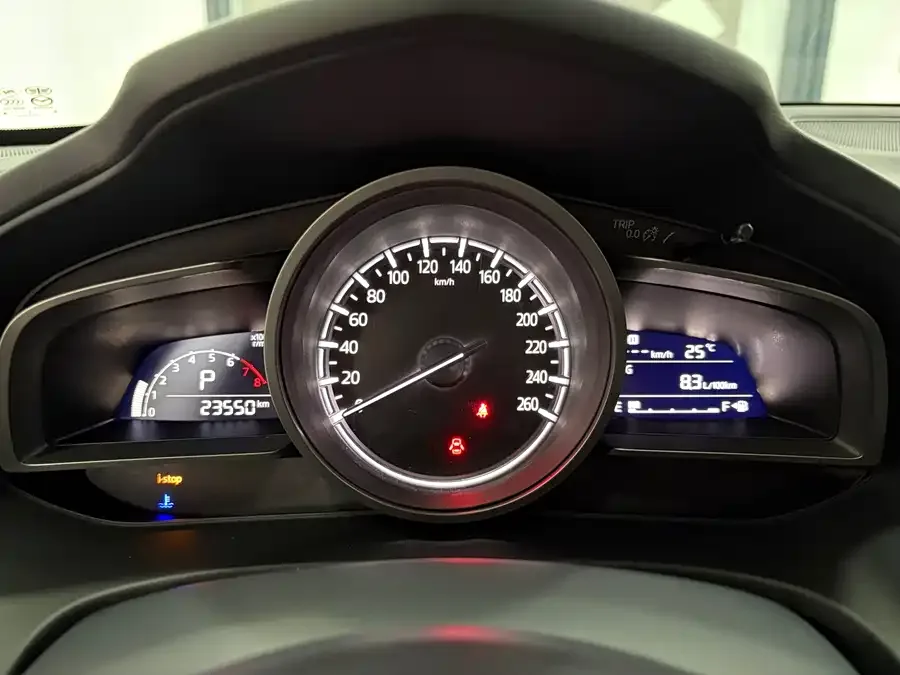 Mazda CX-4 2021 2.0L Automatic 2WD Blue Sky Vitality Edition 2023 — миниатюра 2