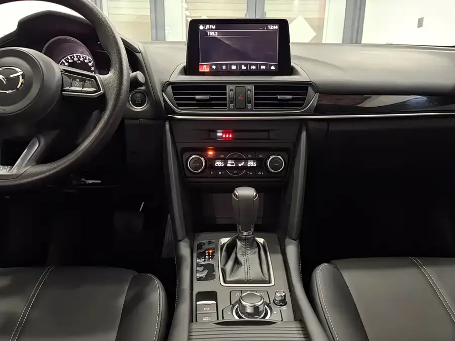 Mazda CX-4 2021 2.0L Automatic 2WD Blue Sky Vitality Edition 2023 — миниатюра 3