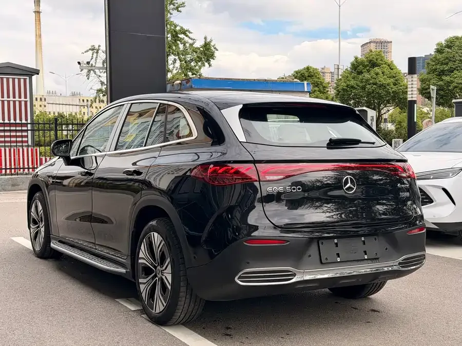 Mercedes-Benz EQE SUV Mercedes-Benz EQE SUV 2024 500 4MATIC Luxury Edition 2025 — миниатюра 3