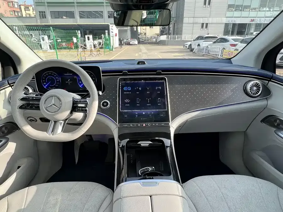 Mercedes-Benz EQE SUV Mercedes-Benz EQE SUV 2023 500 4MATIC Special Edition 2023 — миниатюра 3
