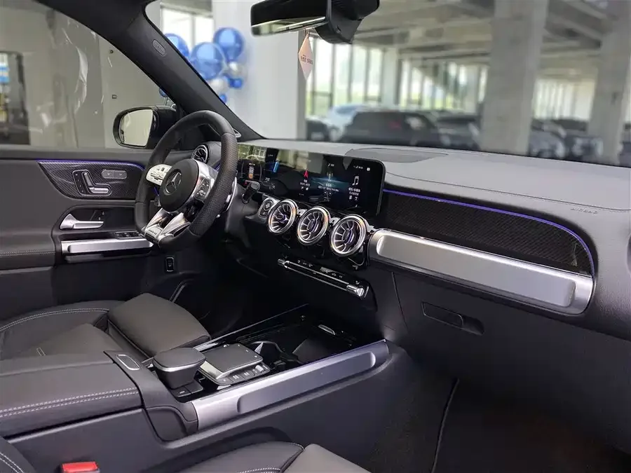Mercedes-Benz GLB AMG Mercedes-Benz GLB AMG 2022 AMG GLB 35 4MATIC 2022 — миниатюра 3