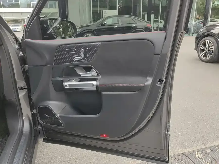 Mercedes-Benz GLB AMG Mercedes-Benz GLB AMG 2024 AMG GLB 35 4MATIC 2025 — миниатюра 5
