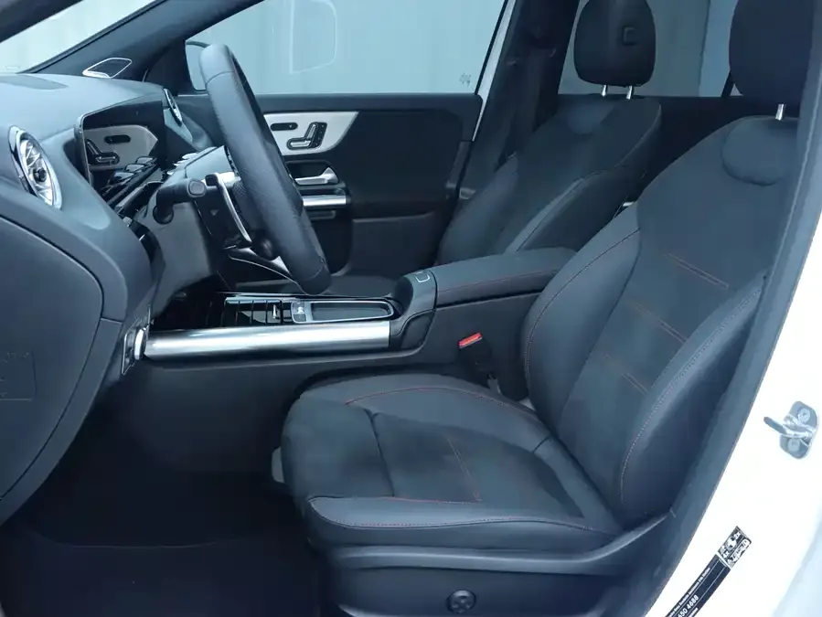 Mercedes-Benz GLA AMG Mercedes-Benz GLA AMG 2024 AMG GLA 35 4MATIC 2025 — миниатюра 2