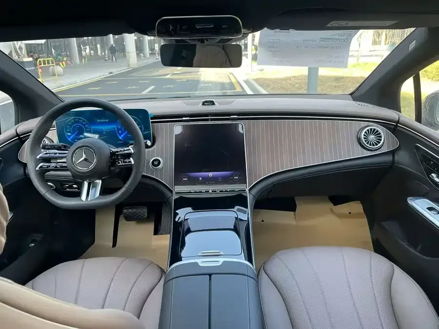 Mercedes-Benz EQE Mercedes-Benz EQE 2025 500 4MATIC Pioneer Edition 2025 — миниатюра 2