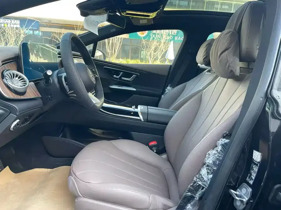 Mercedes-Benz EQE Mercedes-Benz EQE 2025 500 4MATIC Pioneer Edition 2025 — миниатюра 4