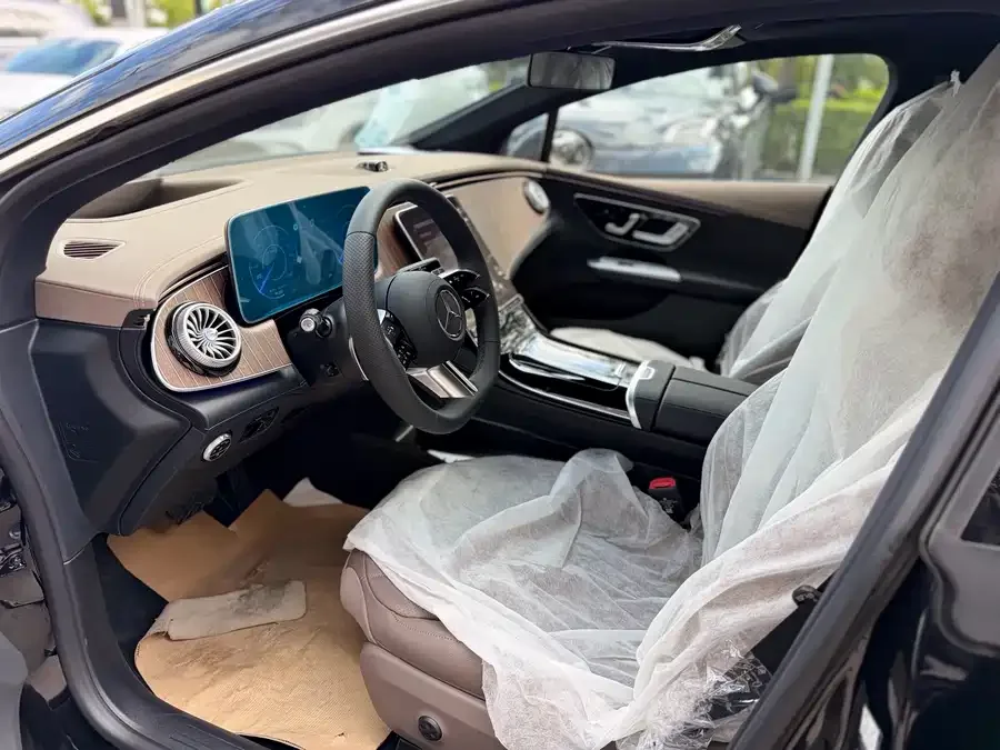 Mercedes-Benz EQE Mercedes-Benz EQE 2025 500 4MATIC Luxury Edition 2025 — миниатюра 4