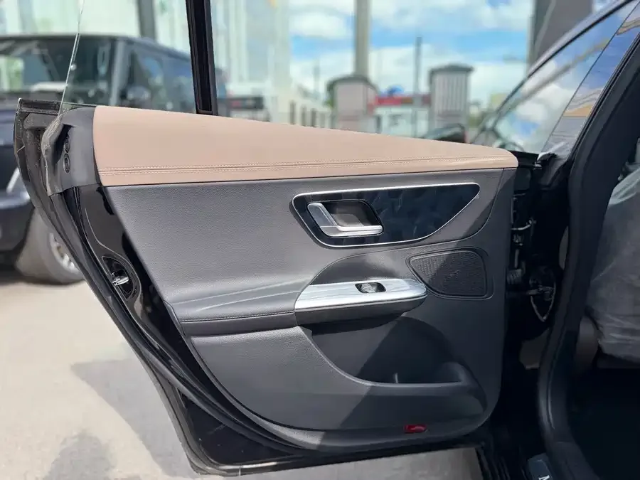 Mercedes-Benz EQE Mercedes-Benz EQE 2025 500 4MATIC Luxury Edition 2025 — миниатюра 5