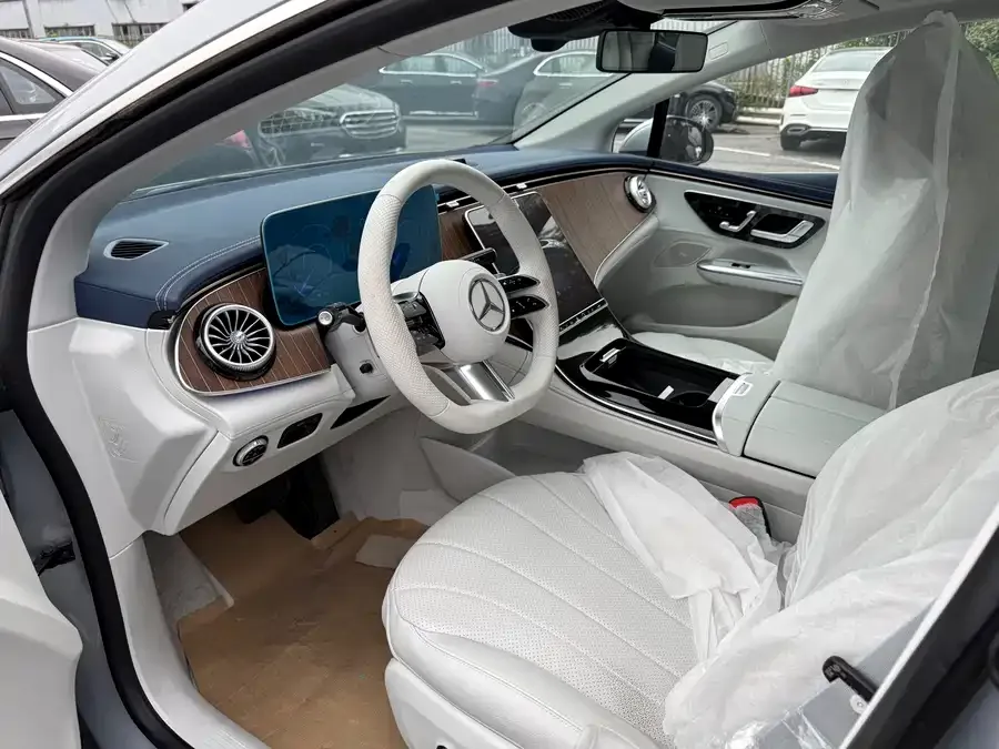 Mercedes-Benz EQE Mercedes-Benz EQE 2025 500 4MATIC Pioneer Edition 2025 — миниатюра 3