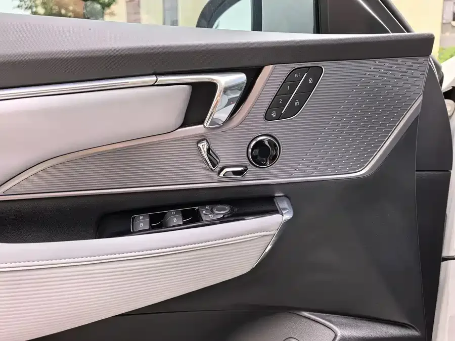 Buick E5 2023 Premium Standard Range Edition 2024 — миниатюра 2