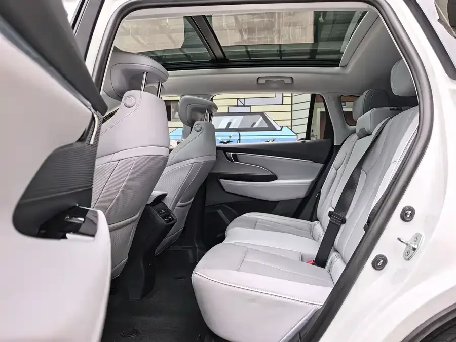 Buick E5 2023 Premium Standard Range Edition 2024 — миниатюра 4
