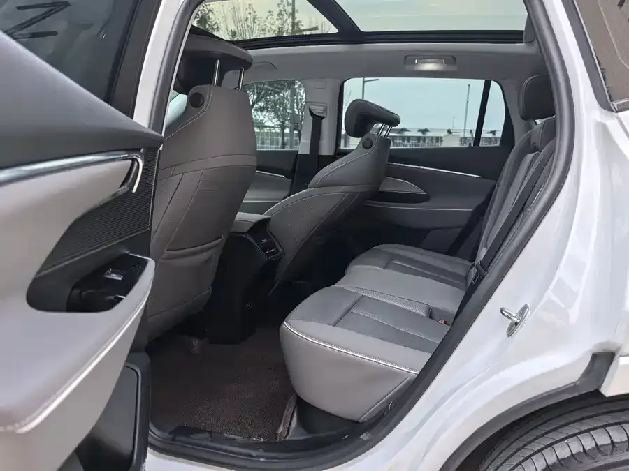 Buick E5 2023 Premium Standard Range Edition 2023 — миниатюра 2