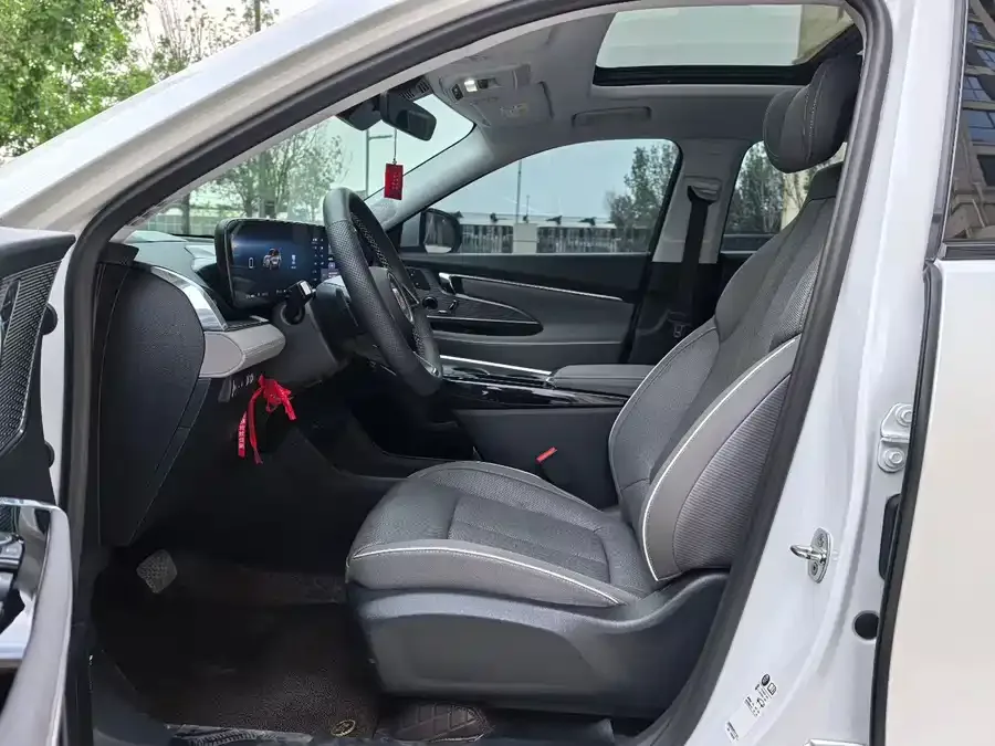 Buick E5 2023 Premium Standard Range Edition 2023 — миниатюра 4