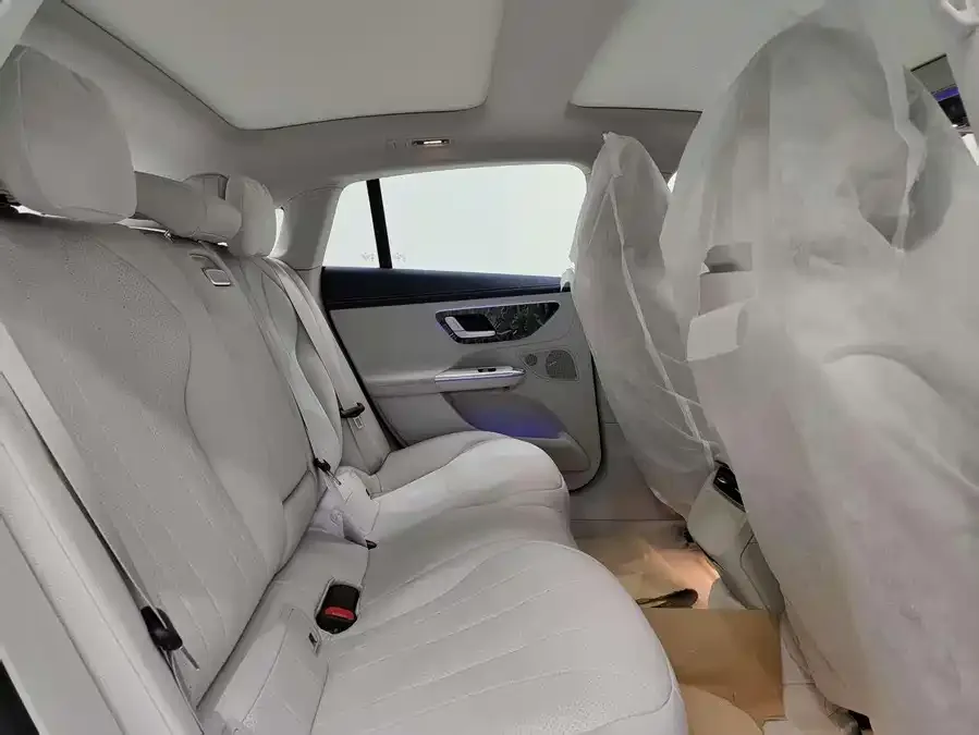 Mercedes-Benz EQE Mercedes-Benz EQE 2025 500 4MATIC Pioneer Edition 2025 — миниатюра 5