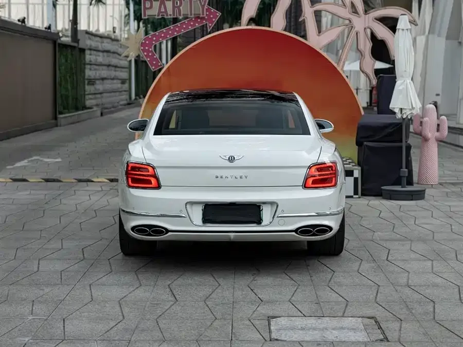 Bentley Flying Spur PHEV Mercedes-Benz Plug-in Hybrid 2022 2.9T V6 Hybrid 2022 — миниатюра 2