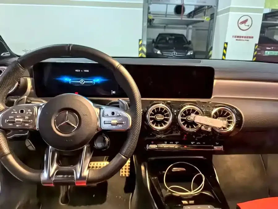 Mercedes-Benz A-Class AMG Mercedes-Benz A-Class AMG (Imported) 2022 AMG A 35 4MATIC 2022 — миниатюра 5