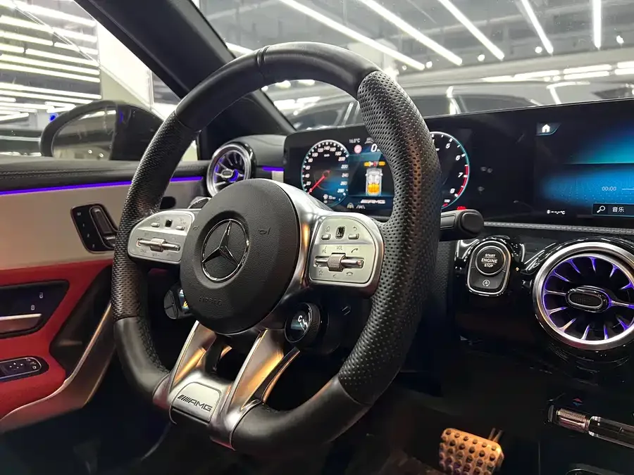 Mercedes-Benz A-Class AMG Mercedes-Benz A-Class AMG (Imported) 2023 AMG A 35 4MATIC 2023 — миниатюра 4