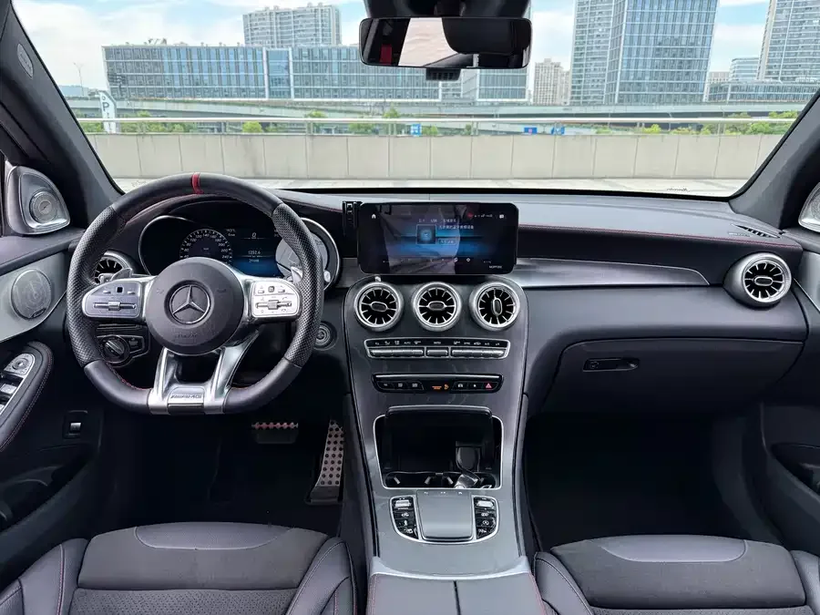 Mercedes-Benz GLC AMG Mercedes-Benz GLC AMG 2022 AMG GLC 43 4MATIC 2022 — миниатюра 3
