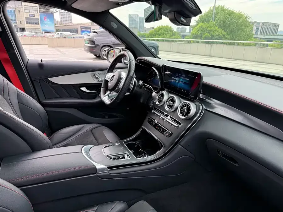 Mercedes-Benz GLC AMG Mercedes-Benz GLC AMG 2022 AMG GLC 43 4MATIC 2022 — миниатюра 5
