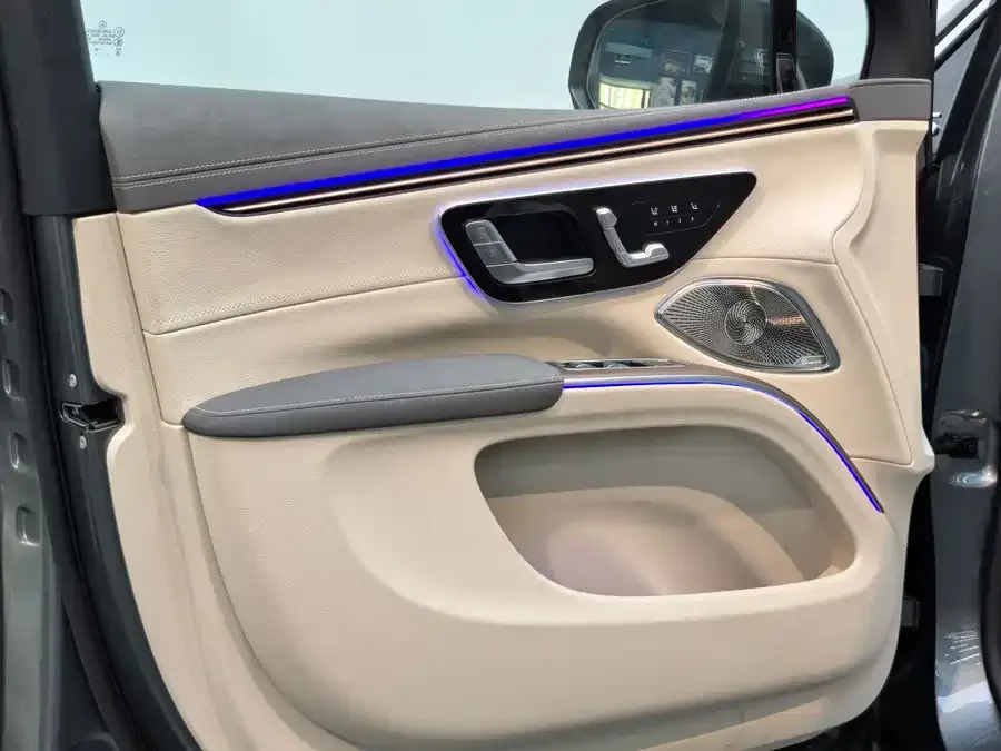 Mercedes-Benz EQS SUV Mercedes-Benz EQS SUV 2023 450 4MATIC Luxury Edition 2025 — миниатюра 3