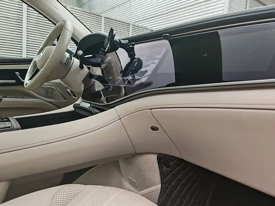 Mercedes-Benz EQS SUV Mercedes-Benz EQS SUV 2023 450 4MATIC Pioneer Edition 2023 — миниатюра 4