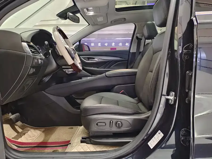 Buick Envision 2022 Angkeqi 652T 4WD Premium 7-seater 2022 — миниатюра 2