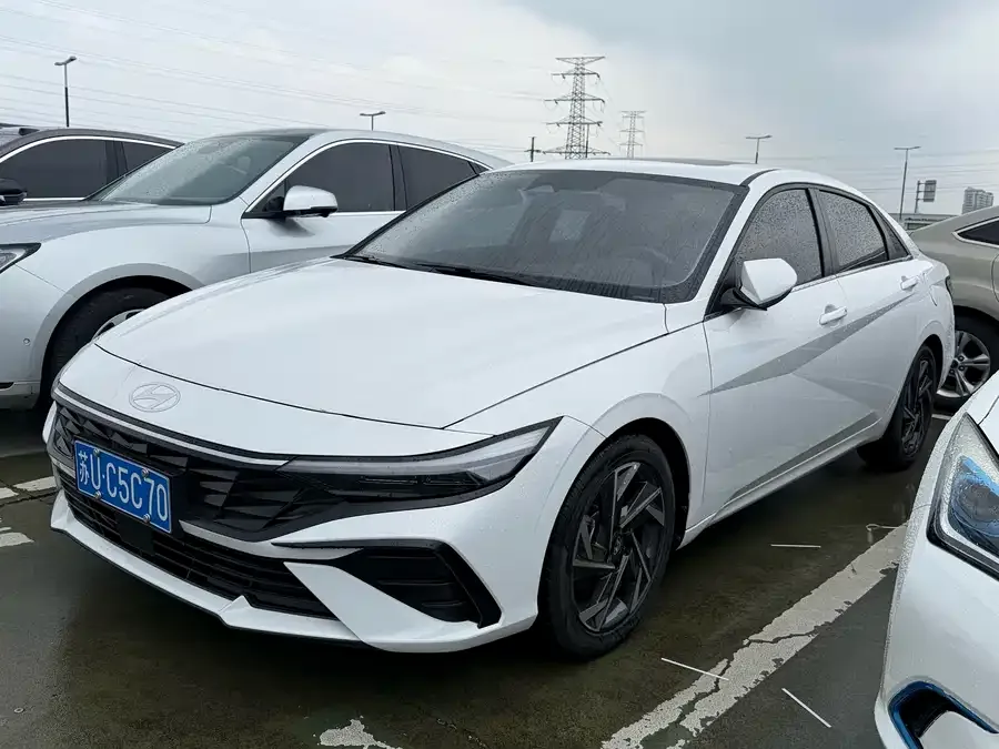 Hyundai Elantra 2024