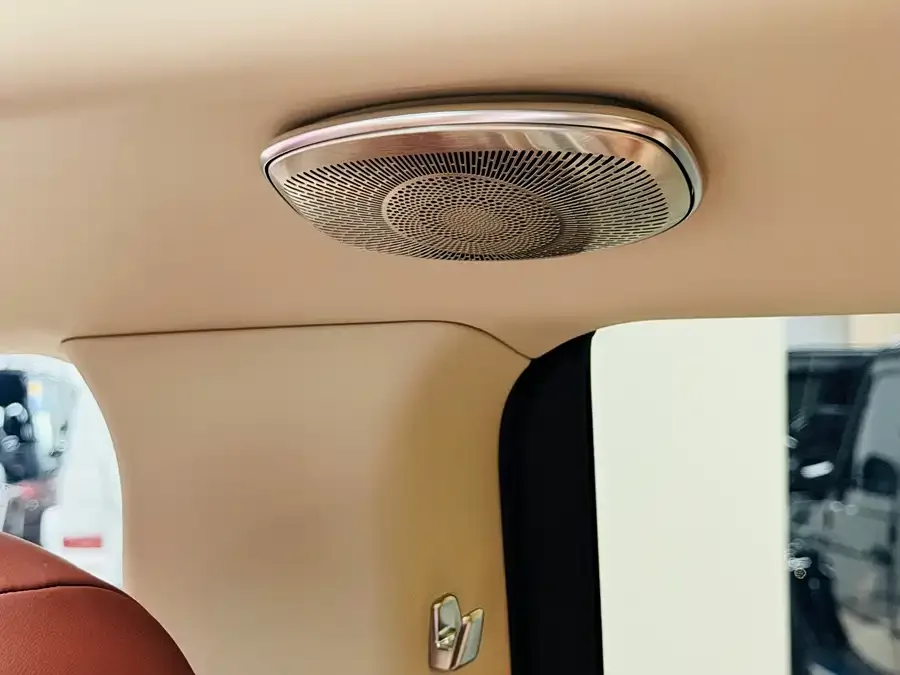 Mercedes-Benz Maybach GLS Maybach GLS 2025 GLS 600 4MATIC Midnight Edition 2025 — миниатюра 4
