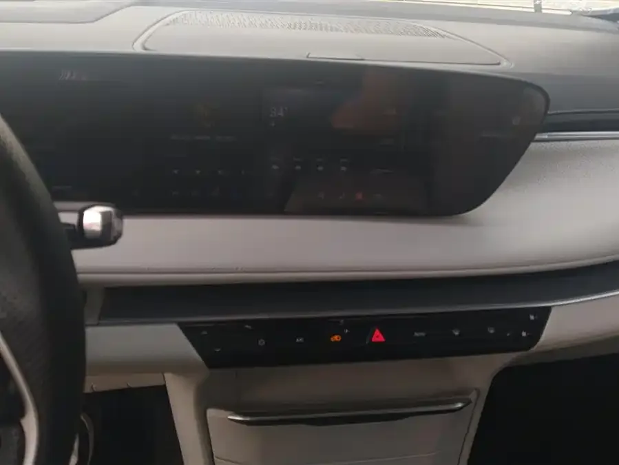 Buick GL8 New Energy 2024 Lu Zun Zhixiang Edition 7 Seaters 2025 — миниатюра 4
