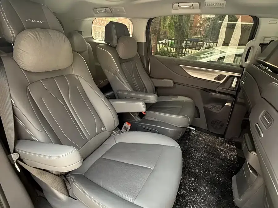 Buick GL8 New Energy Buick GL8 PHEV 2026 Land Cruiser Smart Edition 2026 — миниатюра 4