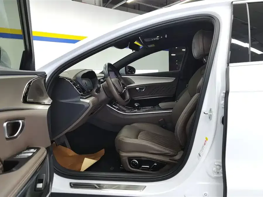 BYD Second-hand Han 2022 DM-i 121KM Premium Edition 2023 — миниатюра 3