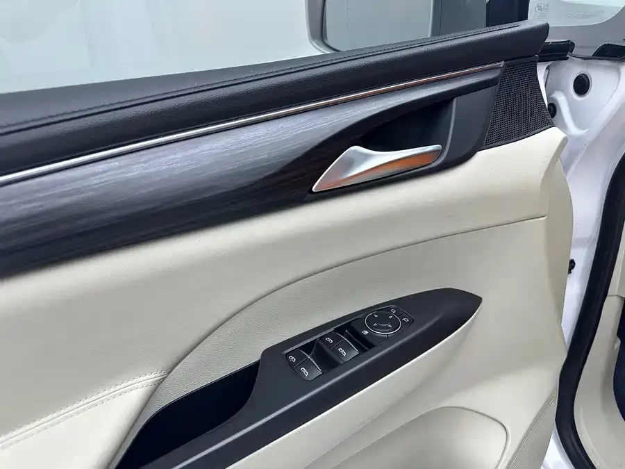 Buick GL8 2023 ES Lu Zun Comfort Edition 2023 — миниатюра 3