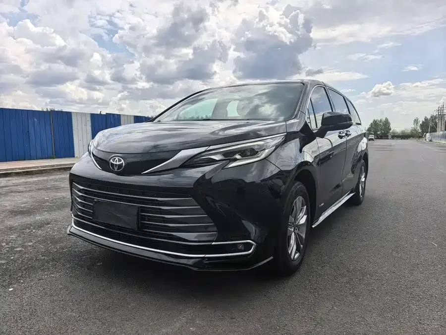 Toyota Sienna 2025