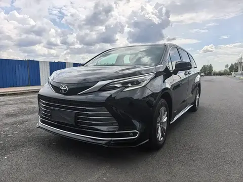 Toyota Sienna 2025 buy in Moscow