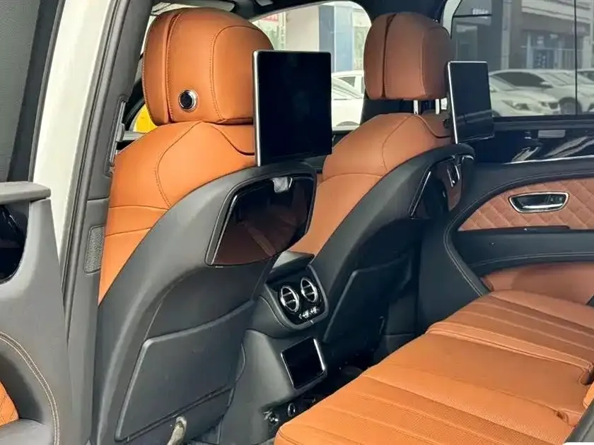 Bentley Bentayga plug-in hybrid Bentayga plug-in hybrid 2021 3.0T PHEV 2022 — миниатюра 2