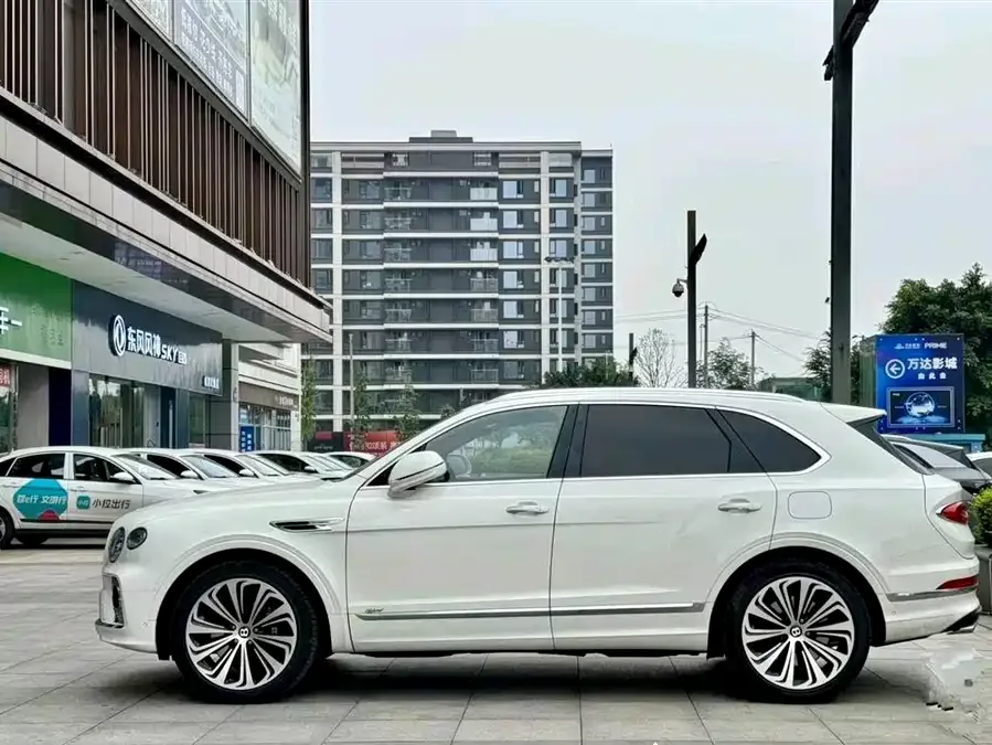Bentley Bentayga plug-in hybrid Bentayga plug-in hybrid 2021 3.0T PHEV 2022 — миниатюра 3