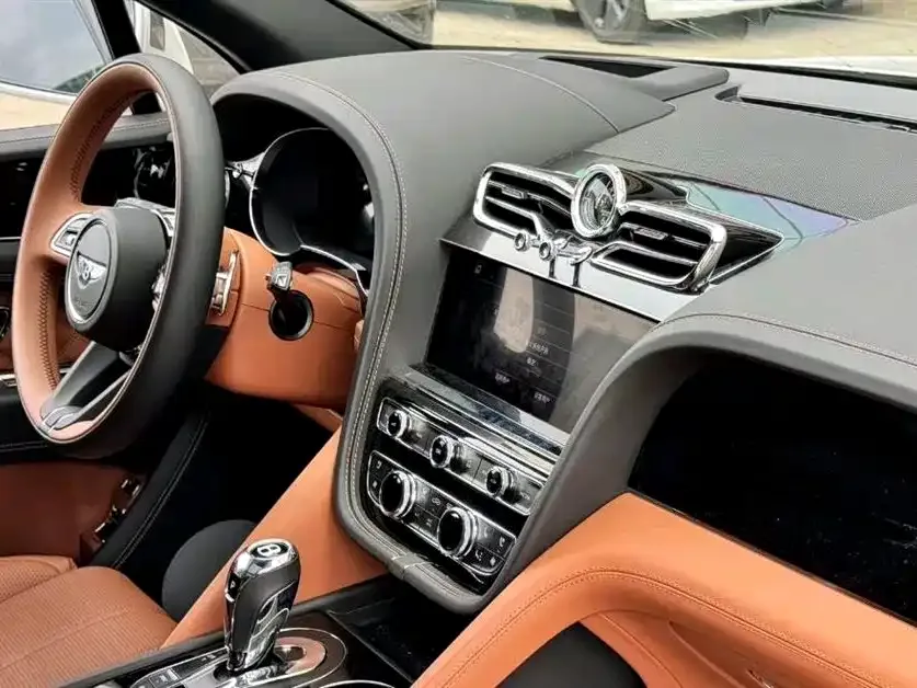 Bentley Bentayga plug-in hybrid Bentayga plug-in hybrid 2021 3.0T PHEV 2022 — миниатюра 4