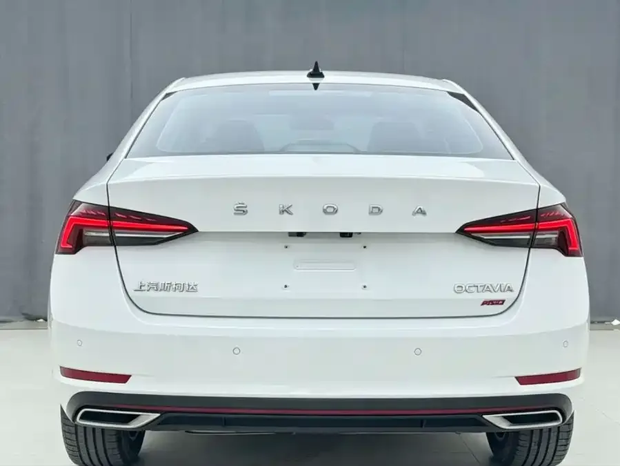 Skoda Octavia Octavia 2023 facelift PRO TSI280 Premium Edition 2024 — миниатюра 2