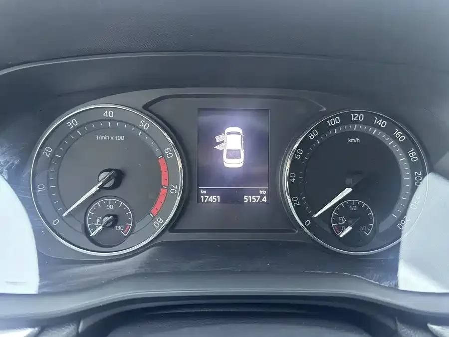 Skoda Octavia Octavia 2023 facelift PRO TSI280 Premium Edition 2024 — миниатюра 4