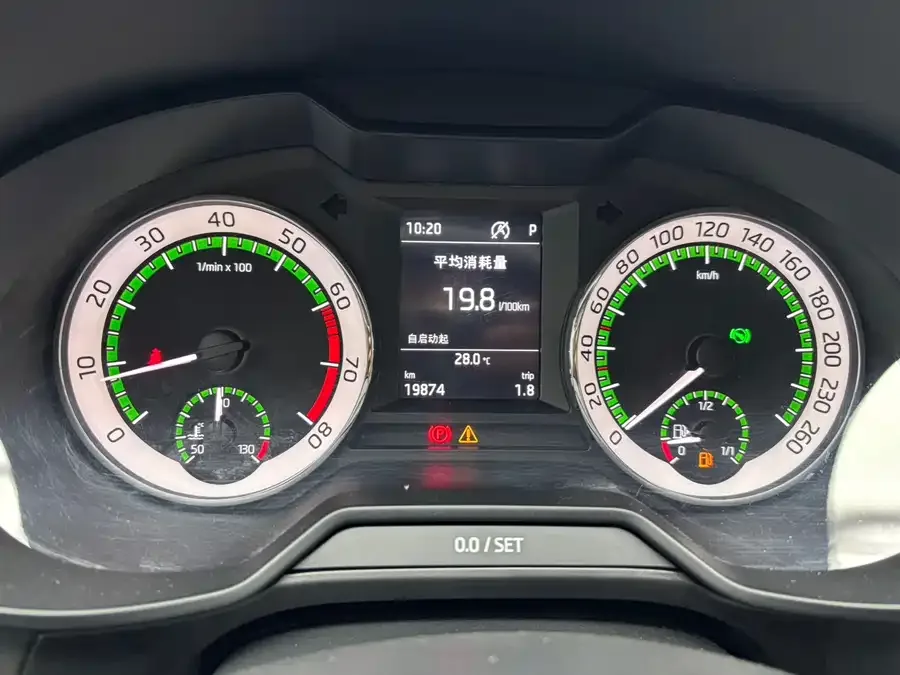 Skoda Octavia Octavia 2022 1.5L Automatic Comfort Edition 2023 — миниатюра 3