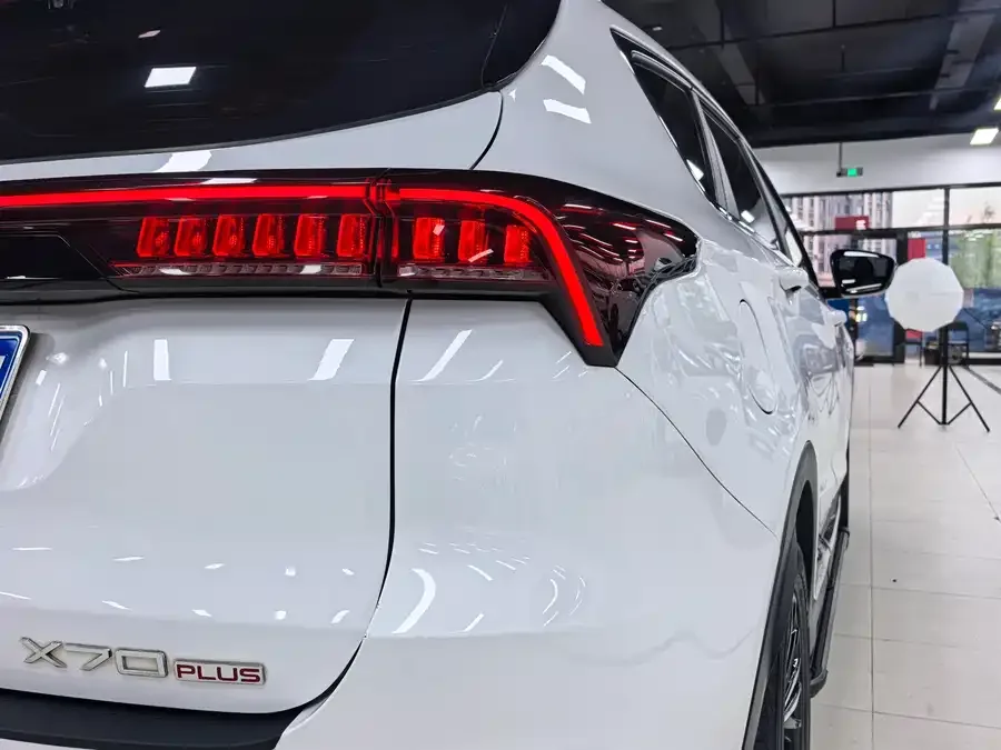 Jetour X70 Plus JETOUR X70 PLUS 2021 facelift 1.5T DCT Mountain PRO 7-seater 2022 — миниатюра 2