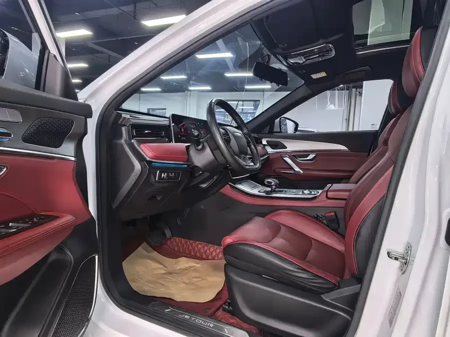 Jetour X70 Plus JETOUR X70 PLUS 2021 facelift 1.5T DCT Mountain PRO 7-seater 2022 — миниатюра 3