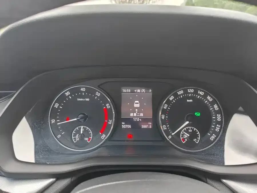 Skoda Octavia Octavia 2022 PRO TSI280 Premium Edition 2022 — миниатюра 4