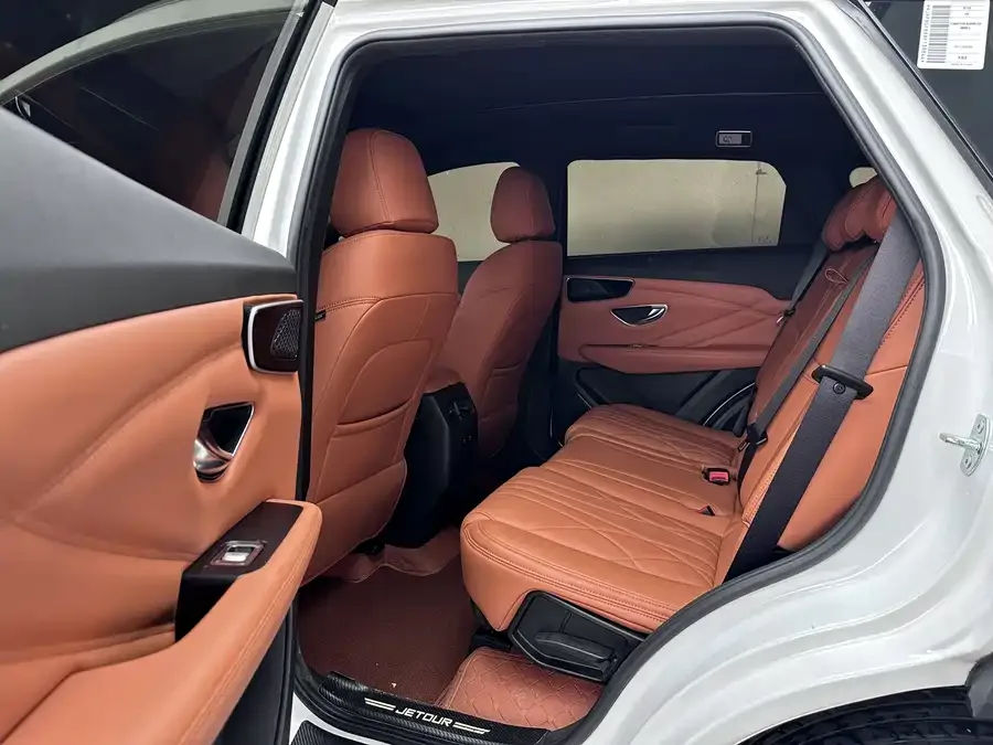 Jetour X70 Plus JETOUR X70 PLUS 2024 Champion Edition 1.5T DCT Champion PRO 5 Seaters 2025 — миниатюра 3