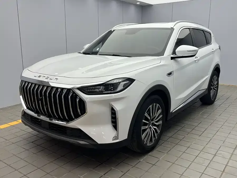 Jetour X70 Plus JETOUR X70 PLUS 2023 1.5T DCT Brave PLUS 5-seater 2023 — фото 1, купить с доставкой в Москву