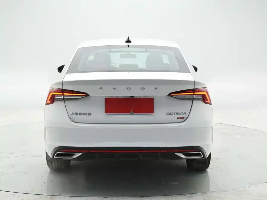 Skoda Octavia Octavia 2022 PRO TSI280 Premium Edition 2022 — миниатюра 2