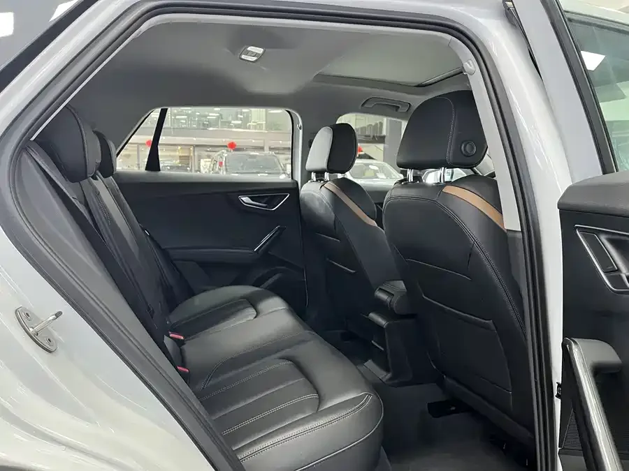 Audi Q2L 2023 35TFSI Luxury Elegant Edition 2024 — миниатюра 2