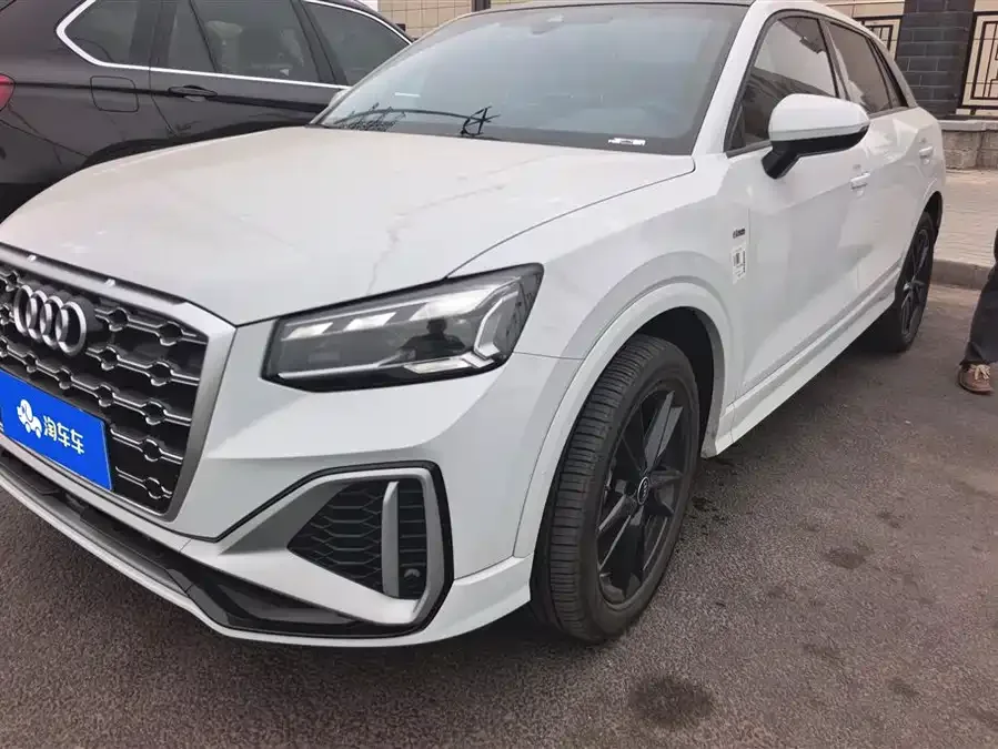Audi Q2L 2024