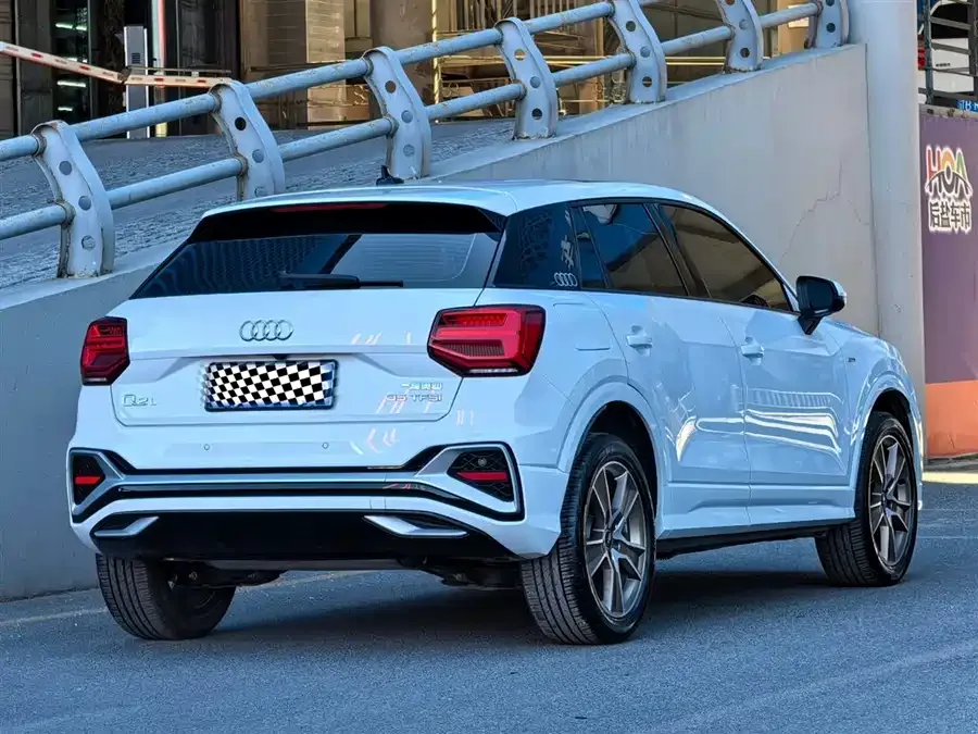 Audi Q2L 2023 35TFSI Stylish Dynamic Edition 2024 — миниатюра 2
