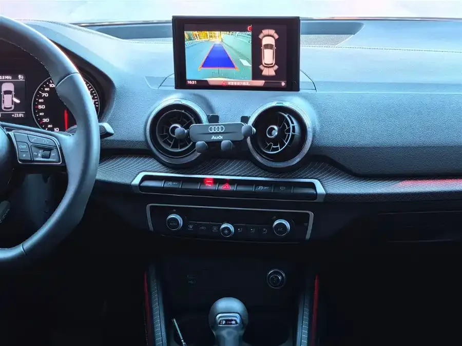 Audi Q2L 2023 35TFSI Stylish Dynamic Edition 2024 — миниатюра 4