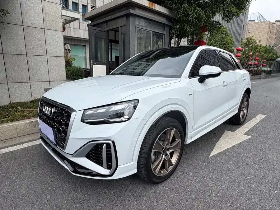 Audi Q2L 2024 35TFSI Fashion Dynamic Edition 2025 — фото 1, купить с доставкой в Москву